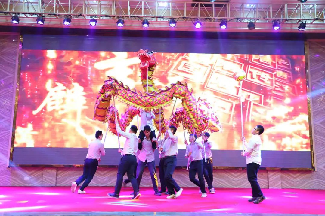 金虎迎新·領(lǐng)跑2022 | 集團(tuán)年度總結(jié)會暨新年晚會完美落幕！(圖15)