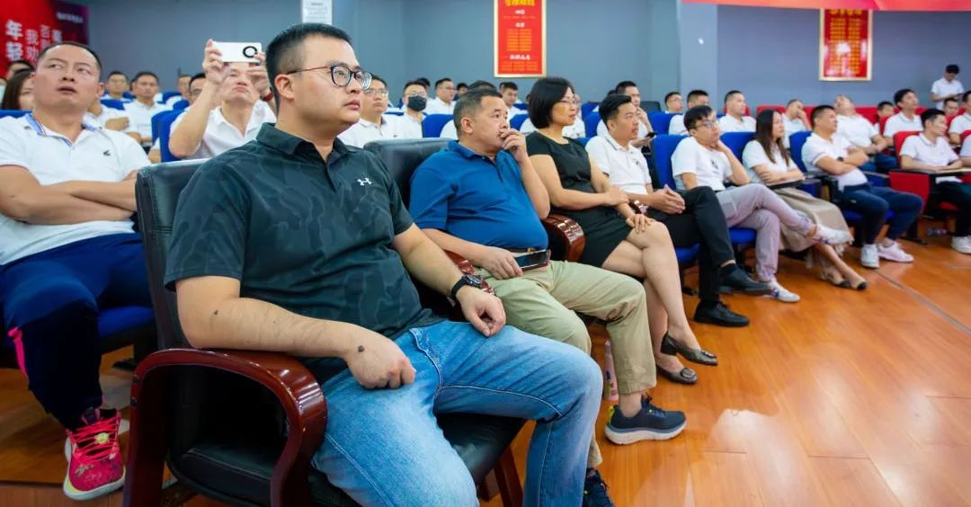 這一次，我們玩大的 | 強(qiáng)輝金九銀十無界增長(zhǎng)營(yíng)銷大會(huì)復(fù)盤會(huì)議順利舉辦(圖3)