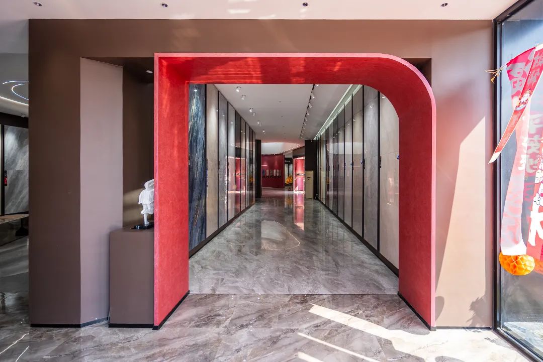 終端風采 | 強輝晉江旗艦店，品味質(zhì)感大師館，打卡美學新坐標(圖8)